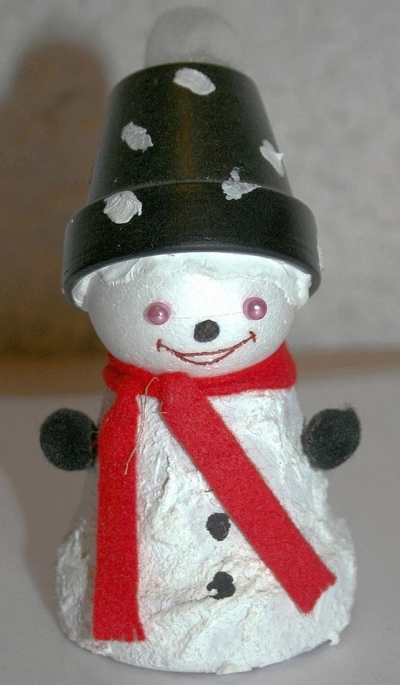 Tontopffigur Schneemann 11 cm hoch  6 cm d Weihnachten Minifigur Dekoration - Bild 1 von 1