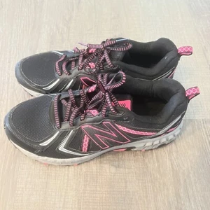 Size 9 - New Balance 410 V5 All Terrain Black Pink Athletic Hiking Gym Shoes EUC - Picture 1 of 6