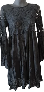 BOOHOO Women Long Bell Sleeve Sheer Mesh Embroidered Lace Lined Dress Black 10 - Picture 1 of 17