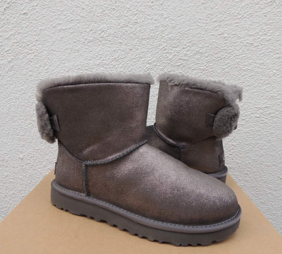 UGG Australia Women's Arielle Sparkle Bow Boot BOOTIES Size 7