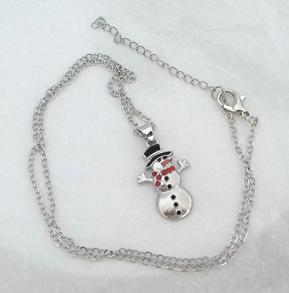 Novo Pingente Boneco de Neve Silvertone Esmalte e Cristal Acentos 17" + 2" Ext. Colar - Imagem 1 de 1