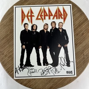 Def Leppard Firmado por los 5 Autógrafo 8x10 Prensa Promo Tarjeta Publicidad Foto - Imagen 1 de 2