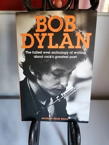 Mammoth Book of Bob Dylan by Sean Egan Like New  - Picture 1 of 6