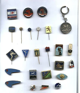 24 x Swimming pins + 1 x Swimming Keychain - Picture 1 of 2