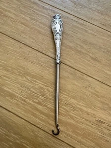 Antique La Pierre Mfg Sterling Silver Handle Button Hook Scrolling Shield Design - Picture 1 of 15