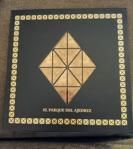 BRAND NEW, Boxed, 1st Edition/Spanish El Parque Del Ajedrez (2017, Hardcover)... - Picture 1 of 11
