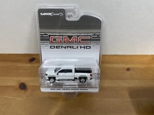 1:64 GreenLight WHITE 2022 GMC Sierra 2500HD Denali Crew Cab Pickup NEW!! - Picture 1 of 5
