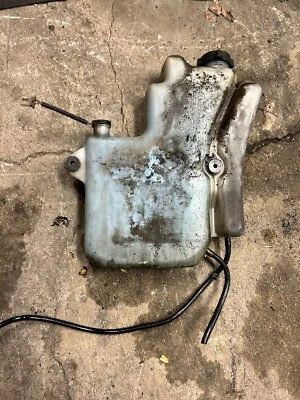 1998 YAMAHA MOUNTAIN MAX 600 Oil Tank WIth Coolant Bottle - Image 1 of 4