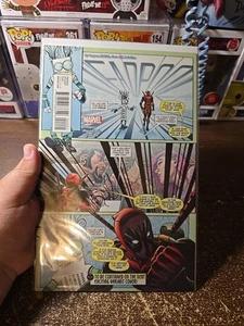 Deadpool #4 Secret Comic Variant - Picture 1 of 12