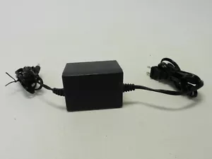 Universal AC/DC Adapter 120VAC 60Hz 50W 14.5VDC - d57t14r51500-14 - Picture 1 of 3
