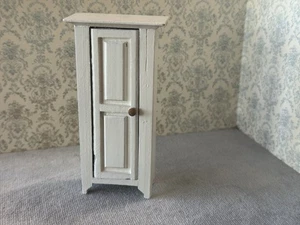 Puppenhaus Schrank weiß lackiert  - Bild 1 von 9