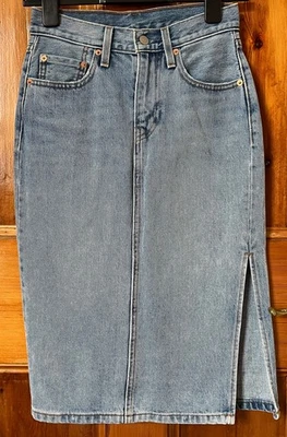 Women’s Levi Denim Pencil Skirt Size 24 - UK Size 6 - Image 1 of 4