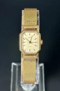 Working Timex Vintage Lady's Timex T Cell Gold Toned Watch Mesh Band England U2 - Picture 1 of 11