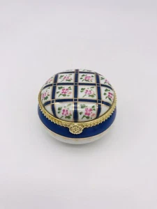 Vintage Porzellan Schmuck Ring Schatulle goldfarben aufklappbar floral kariert rund - Bild 1 von 9
