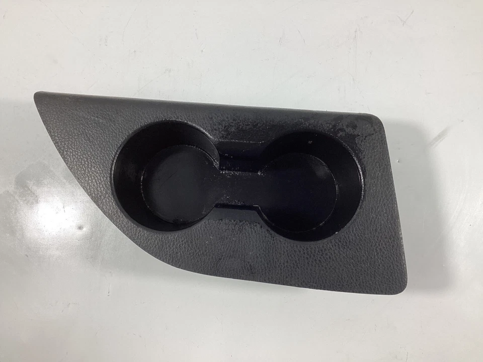 Portavasos Toyota Highlander 2014-2019 64714-0E060 OEM. Foto 1 de 4