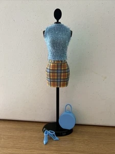 Lotto vestiti bambola moda 11,5" - Foto 1 di 2