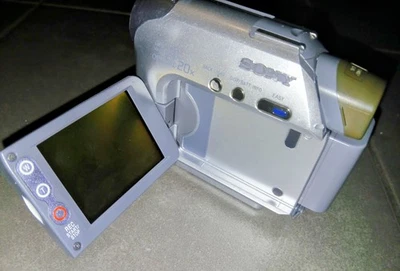 Sony Handycam DVR HC21E Camcorder 2005 - image 1 of 4