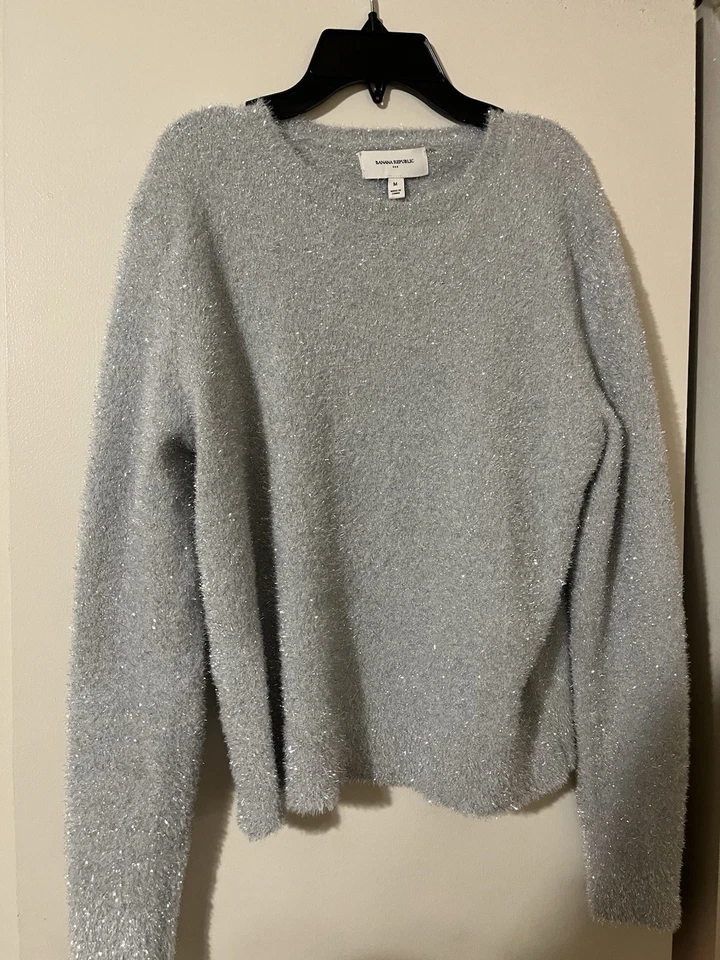 Suéter para mujer Banana Republic talla M gris brillante Foto 1 de 3