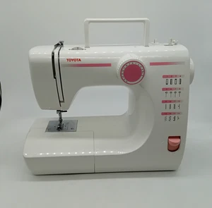 TOYOTA RS2000 ELECTRIC SEWING MACHINE SE03 - Picture 1 of 7