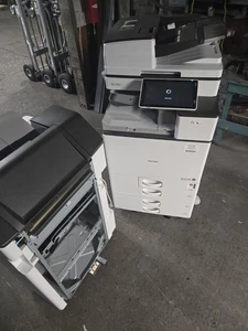 Impresora copiadora a color Ricoh MP C3504ex escáner - flete gratuito - Imagen 1 de 17