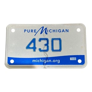 VANITY MACKINAC PURE MOTORRAD FAHRRAD NUMMERNSCHILD " 430 " GERINGE NUMMER - Bild 1 von 1