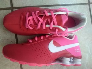 black and pink nike shox