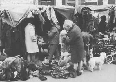 POSTALES DEL MERCADO DE PORTOBELLO TODAS LAS OCASIONES FOTOGRAFÍA DE FIN DE CIUDAD DE FILIP AÑOS 60 Foto 1 de 4