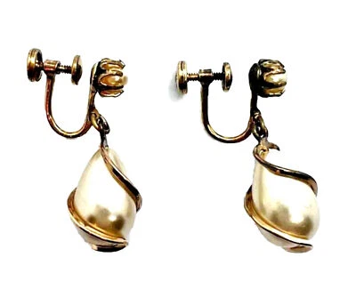 Antique Yellow W20 12K Gold Filled Screw Back White Pearl European Earrings  R - Image 1 of 4