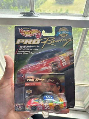 Ernie Irvan NASCAR Pro Racing Hot Wheels Car 1ª Edición 1998  Foto 1 de 2