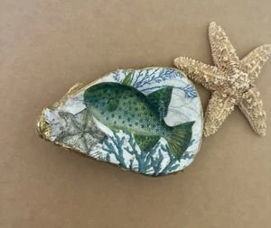 Fish Trinket Dish, Jewelry Holder Oyster Shell Decoupage Art Coastal Decor - Bild 1 von 9