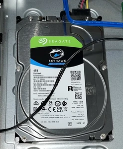 Seagate 4TB SkyHawk SATA III 3,5" Interne Festplatte, Überwachung OPEN BOX *LESEN* - Bild 1 von 6