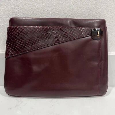 VTG SALVATORE FERRAGAMO DESIGNER LEATHER PURSE CLUTCH Burgundy City Luxury - Image 1 of 4