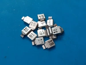 Mica metal clad capacitor 18pF 300V R.F medical application filter r.f radio - Imagen 1 de 2