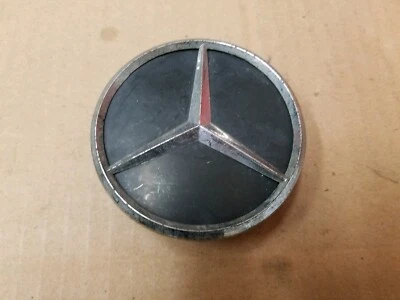 梅赛德斯-奔驰原始设备制造商 S430 S500 S600 黑色中心盖轮毂防尘罩 220 400 01 25 — 第 1/2 张图片