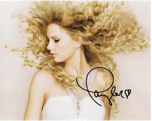 TAYLOR SWIFT AMERICAN SINGER SONG WRITER REPRINT SIGNED PHOTO SIZE 8"X11" . #29 - Picture 1 of 1