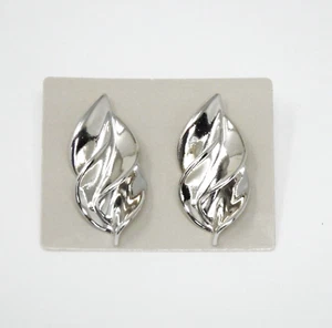 Vintage Avon Swept Sculpture Pierced Earrings - Picture 1 of 5