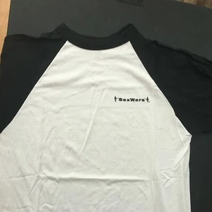 Sehr selten Sex Wars offizielle Show Swag Henley Stil T-Shirt Baumwolle/Poly Mischung Lrg - Bild 1 von 5