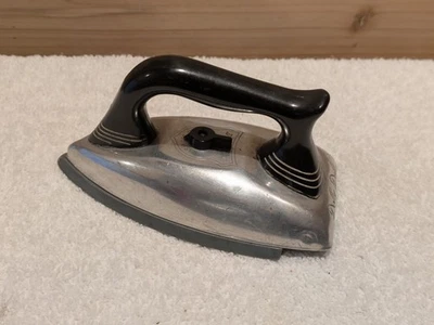  Juguete Dolly Dell de colección (hecho en Omaha, NE)  Foto 1 de 4