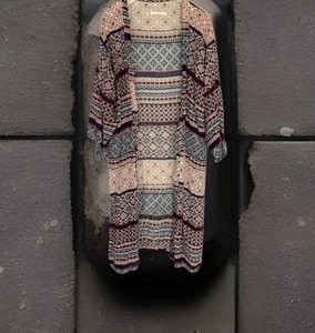 Poncho Do Everything In Love Rojo Azul Blanco 100% Viscosa - Imagen 1 de 10