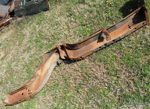 Dodge Charger Plymouth Roadrunner GTX Mopar 1971-72 usado limpio marco trasero carril Foto 1 de 1