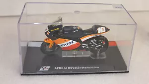 moto gp 1/24 Aprilia RSV250 Fonsi Nieto 250cc 2004 Model Bike #10 - Bild 1 von 2