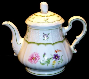 Vintage Heinrich 'Chambord' Floral Porcelain 4 Cup Tea Pot with Lid - Picture 1 of 17