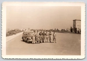 Foto Militär Soldat Männergruppe Auto alt schwarz-weiß - Bild 1 von 2