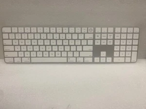 Apple Magic Keyboard A2520 mit Touch ID und Ziffernblock MK2C3LL/A Bluetooth - Bild 1 von 7