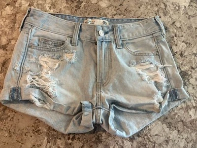 VINTAGE Y2K Abercrombie Fitch Low-Rise Distressed Denim Light Wash Shorts Sz 00 - Image 1 of 4