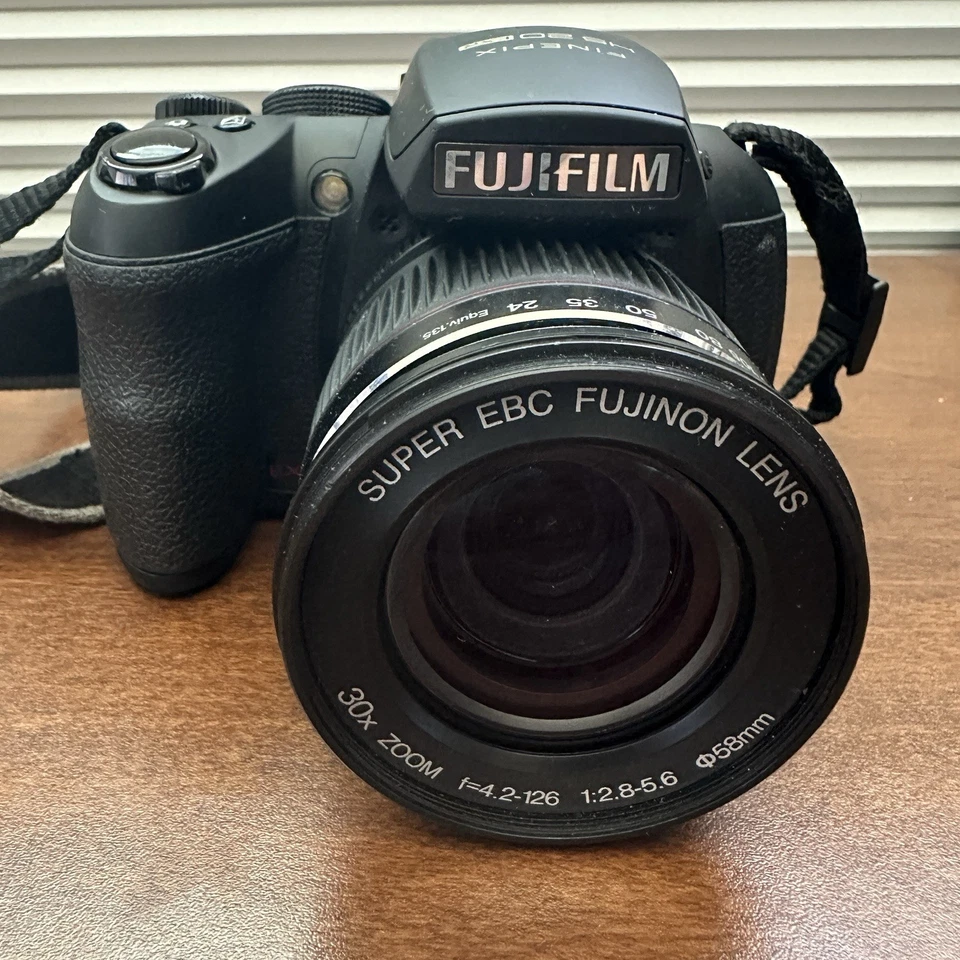 📷 Near Mint Fujifilm FinePix HS20 EXR 16MP Digital Camera – Tested 📷 - Image 1 of 4