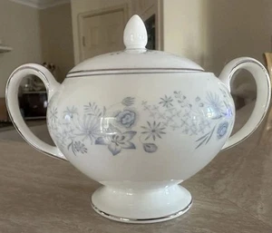WEDGWOOD ‘BELLE FLEUR’ - SUGAR BOWL - Picture 1 of 8