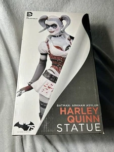 DC Collectibles HARLEY QUINN Batman ARKHAM ASYLUM Statue 9.5” - Picture 1 of 9
