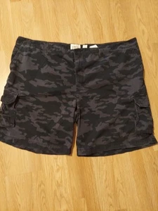 True Nation Cargo Shorts Mens Size 56 Black Gray Camo - Picture 1 of 11