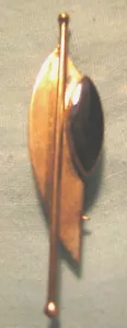 Brosche, Bronze, Edelsteine: 1 Onyx oder 1 Türkis, Sicherheitsverschluss - Picture 1 of 3